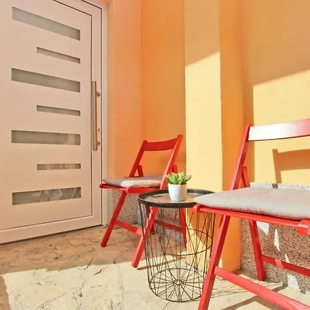 Morich In The Heart Of Old Town With Garden