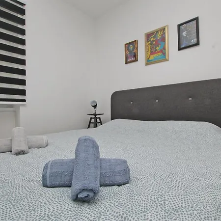 Morich In The Heart Of Old Town With Garden Apartment *