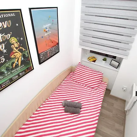 Morich In The Heart Of Old Town With Garden Apartment