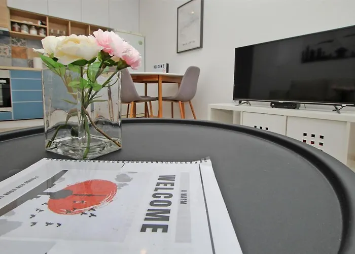 Morich In The Heart Of Old Town With Garden