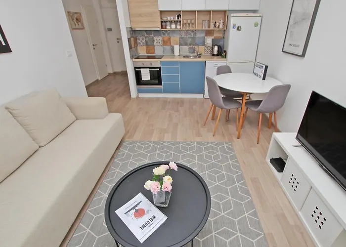 Morich In The Heart Of Old Town With Garden *